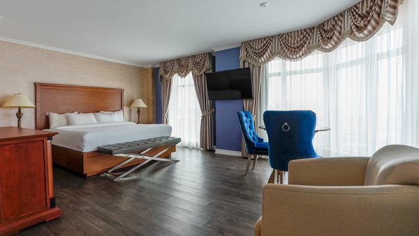 Studio Panoramique avec un très grand lit offrant une vue spectaculaire sur la ville de Québec